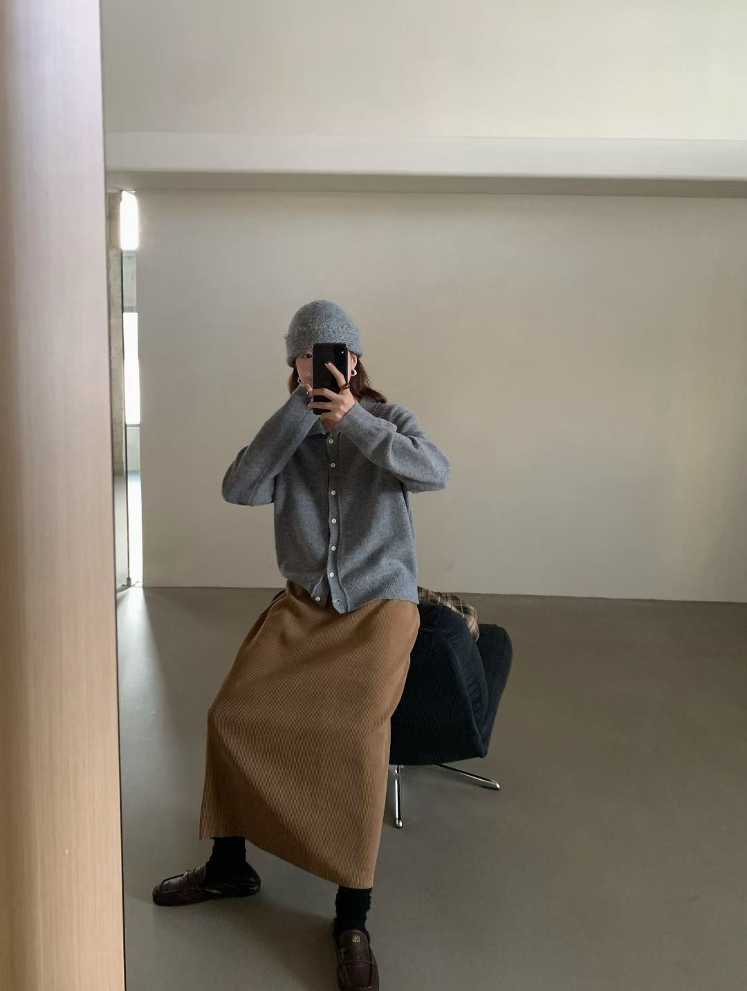 // 超大彈力絨感中裙