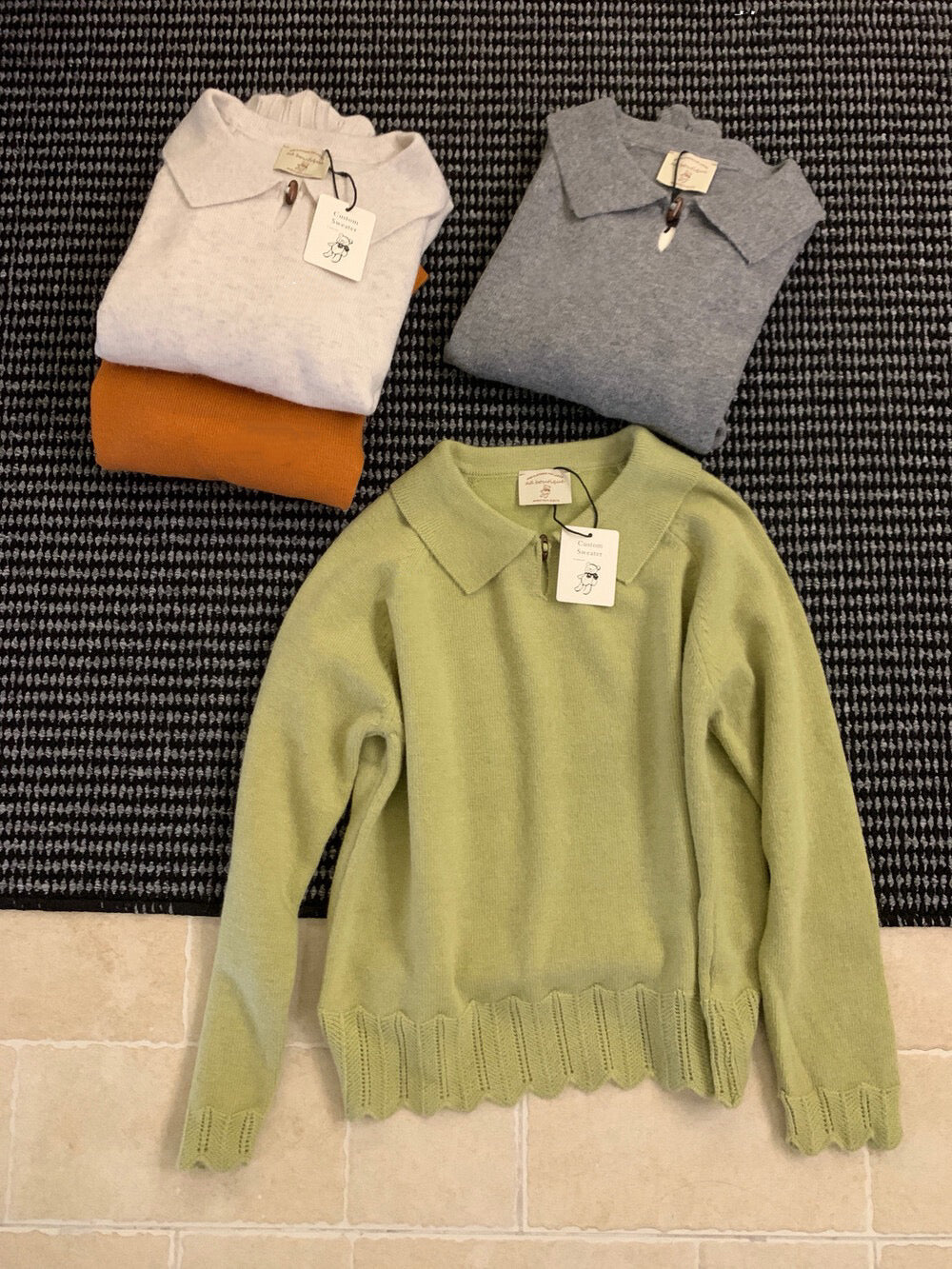 // 30%wool+30%raccoon鈎針衣擺一粒鈕翻領NT￼