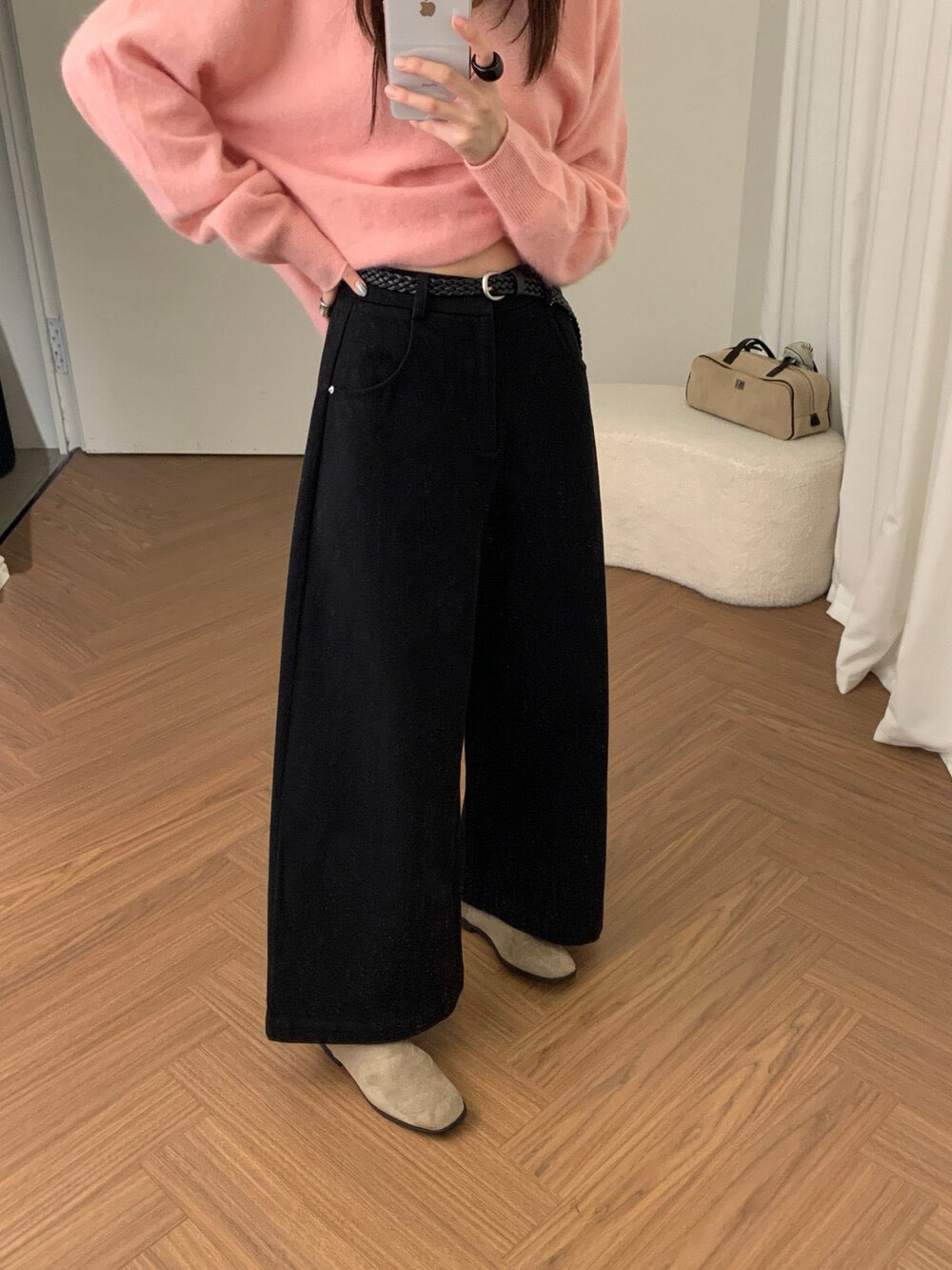 // 褲型100分微A直筒九分磨毛褲