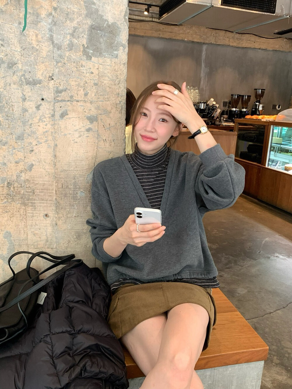 // 間條半領假兩件拼接V領衛衣