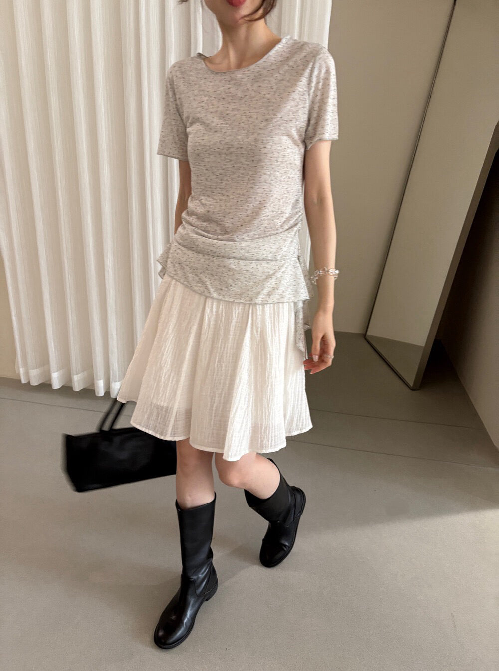 // 設計感兩邊荷葉邊碎花薄針織上衣