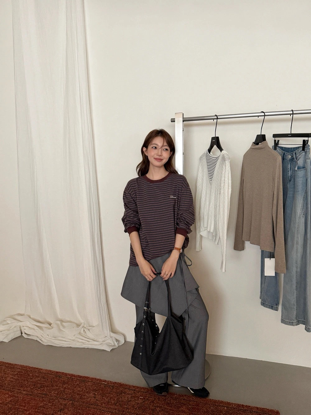 B151 / 休閒風小刺繡間條長袖上衣