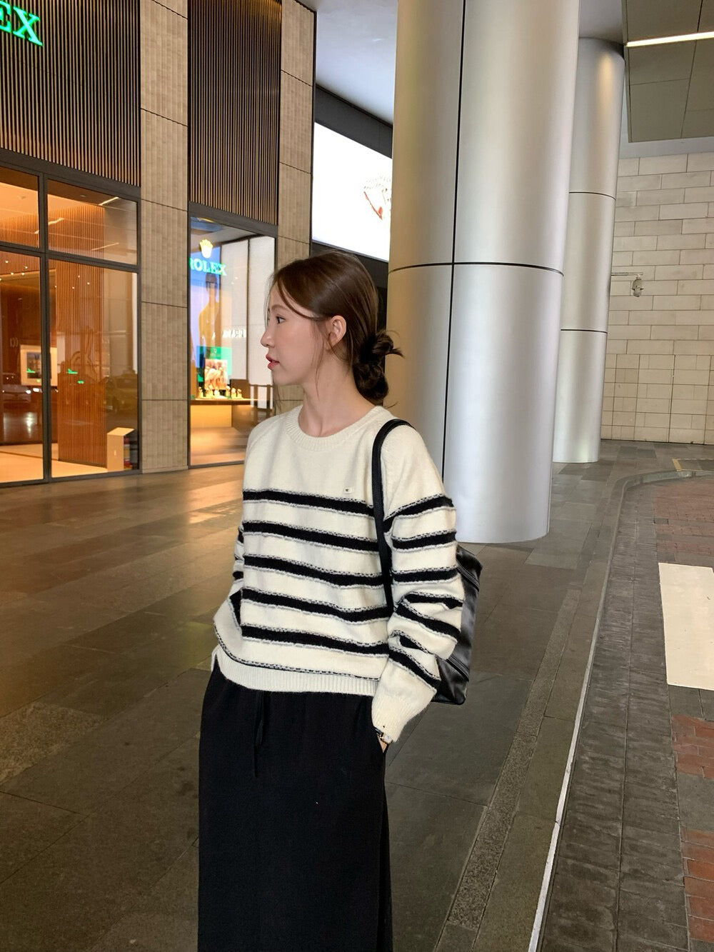 // 立體質感撞色間條圓領NT