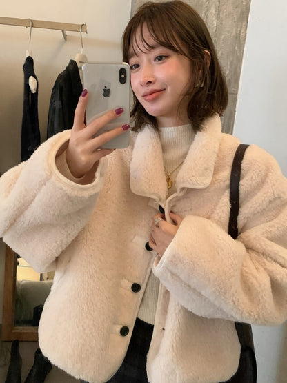 // 100%羊毛翻領毛茸茸外套