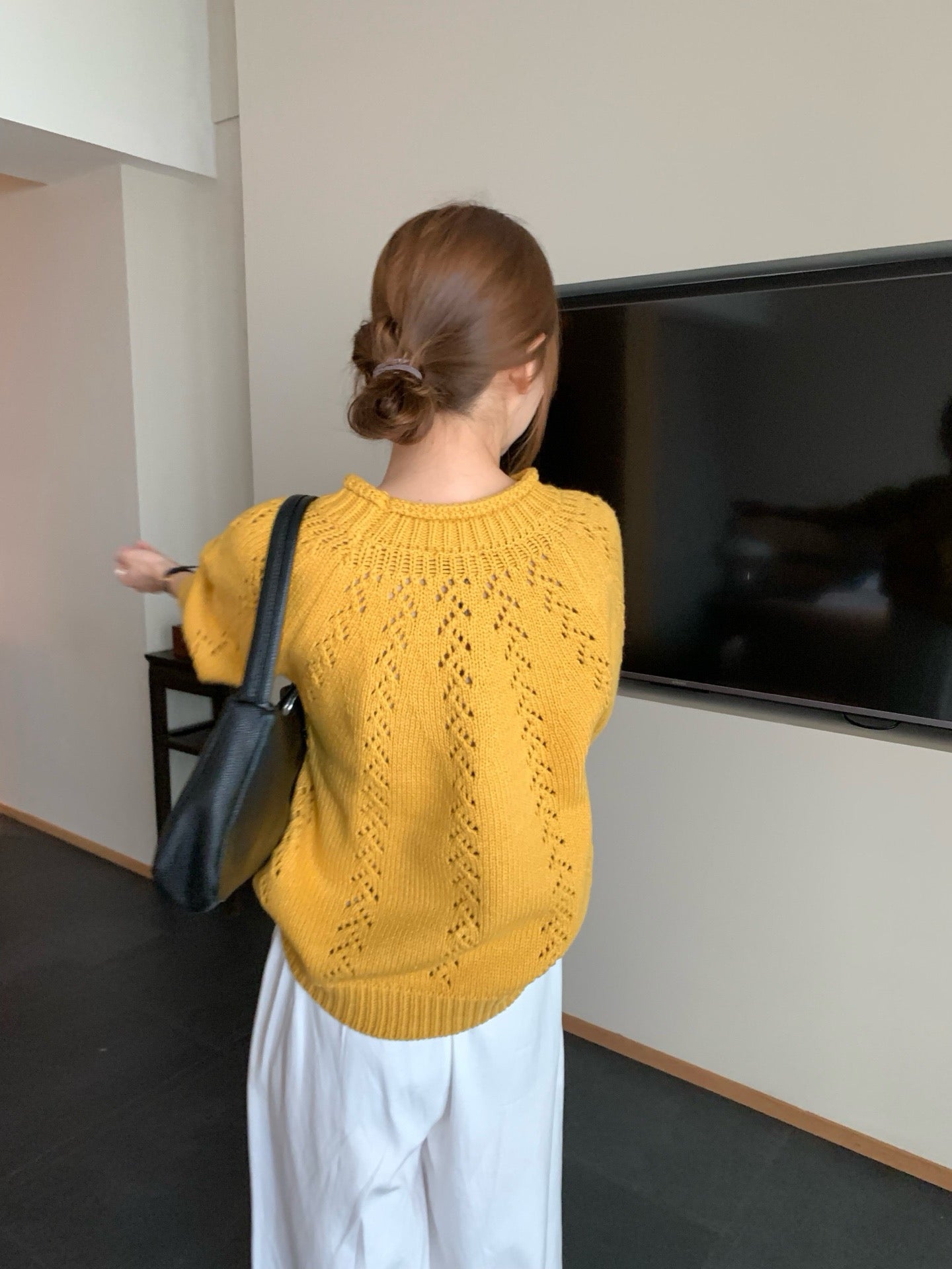 (部分現貨) // 15%wool鏤空鈎花半領卷邊毛衣