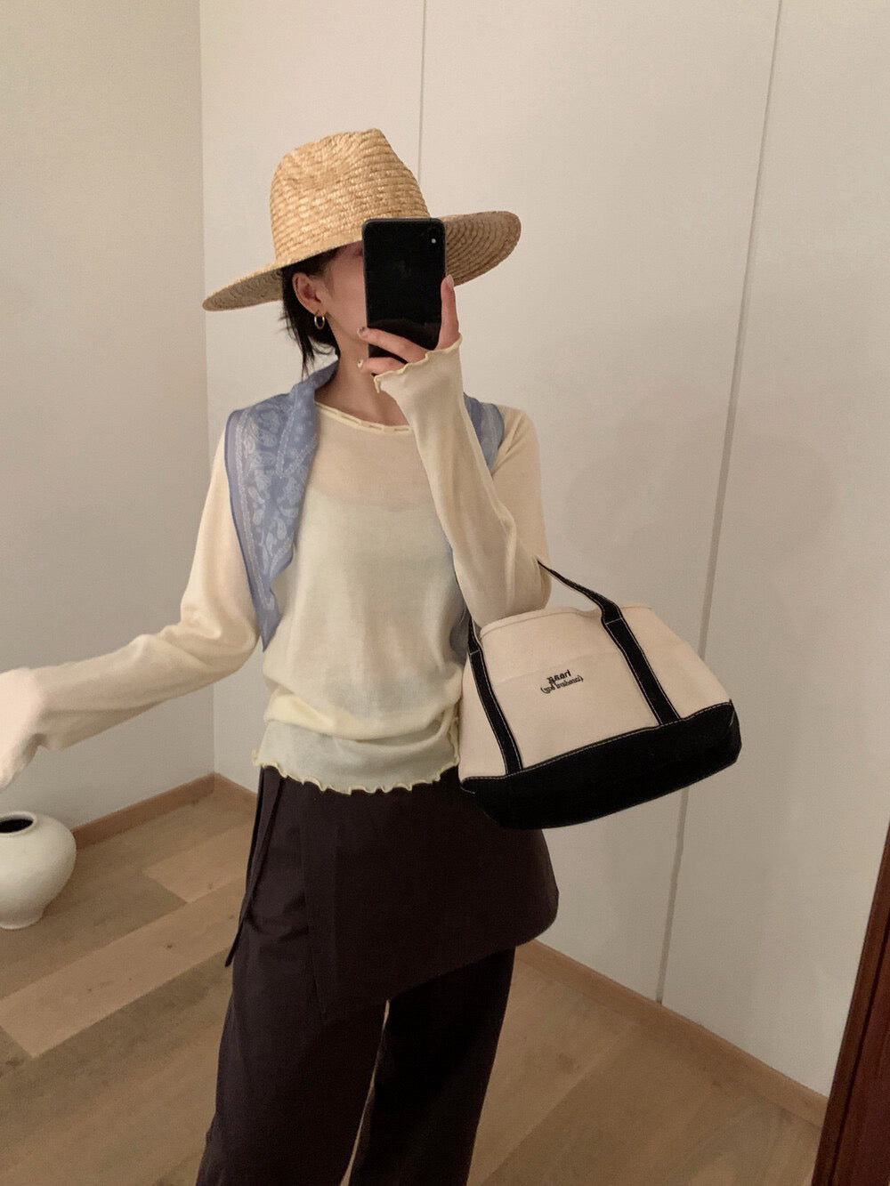 // 5%fine wool超親膚大彈性木耳邊TEE