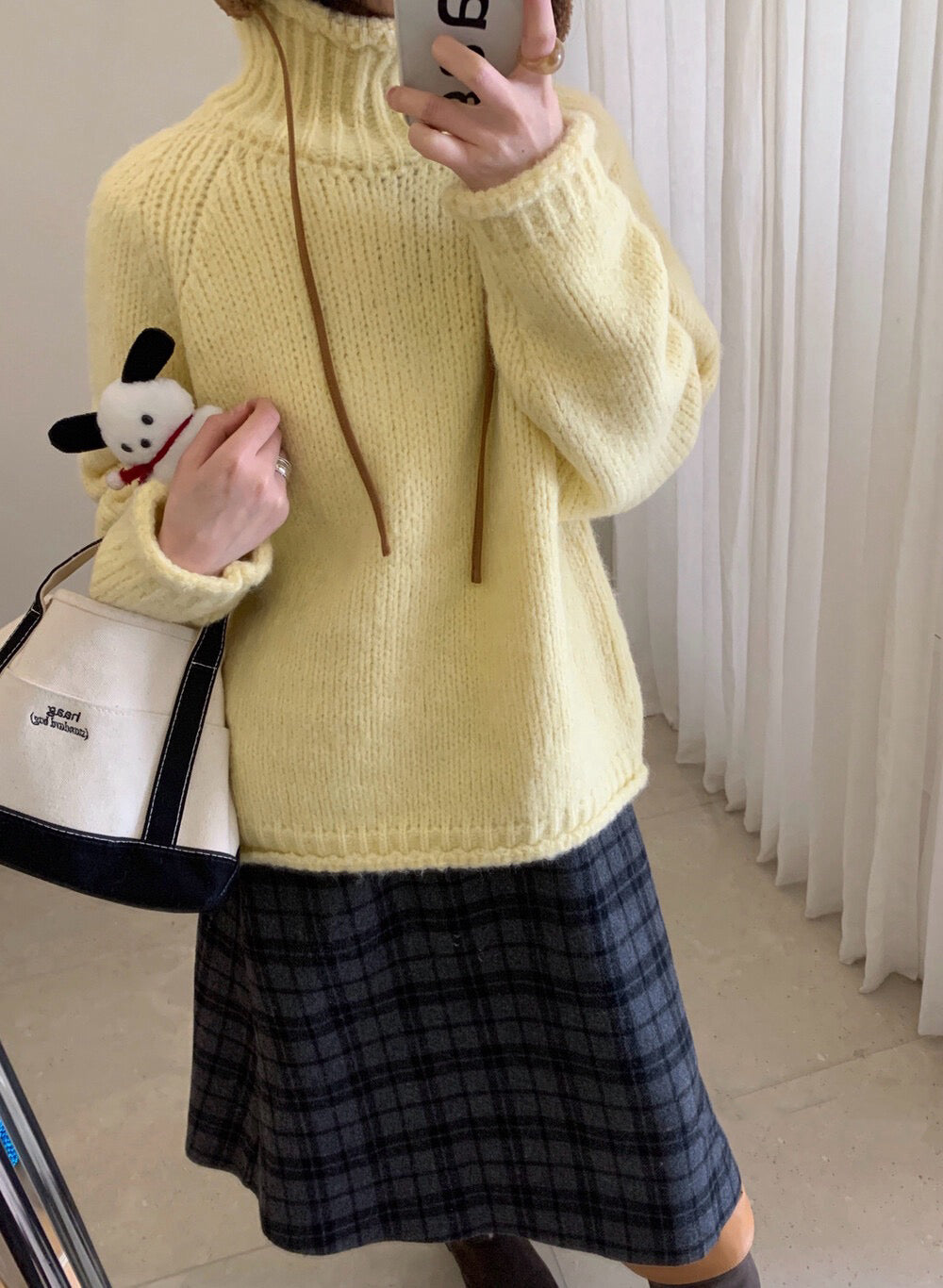 // 12%alpaca顏色超美的軟糯粗棒針卷邊高領毛衣