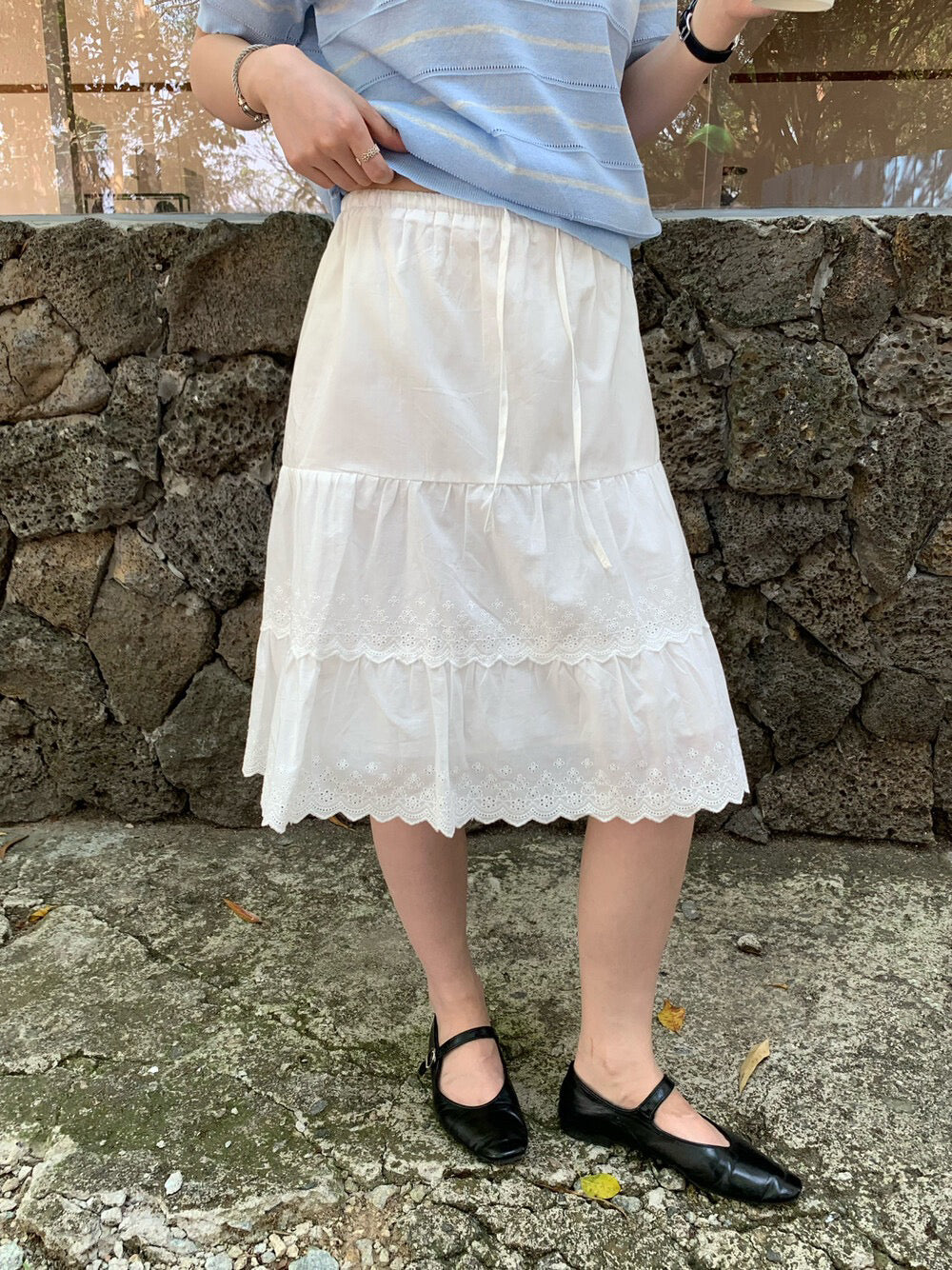 // 甜美刺繡鏤空層層五分裙