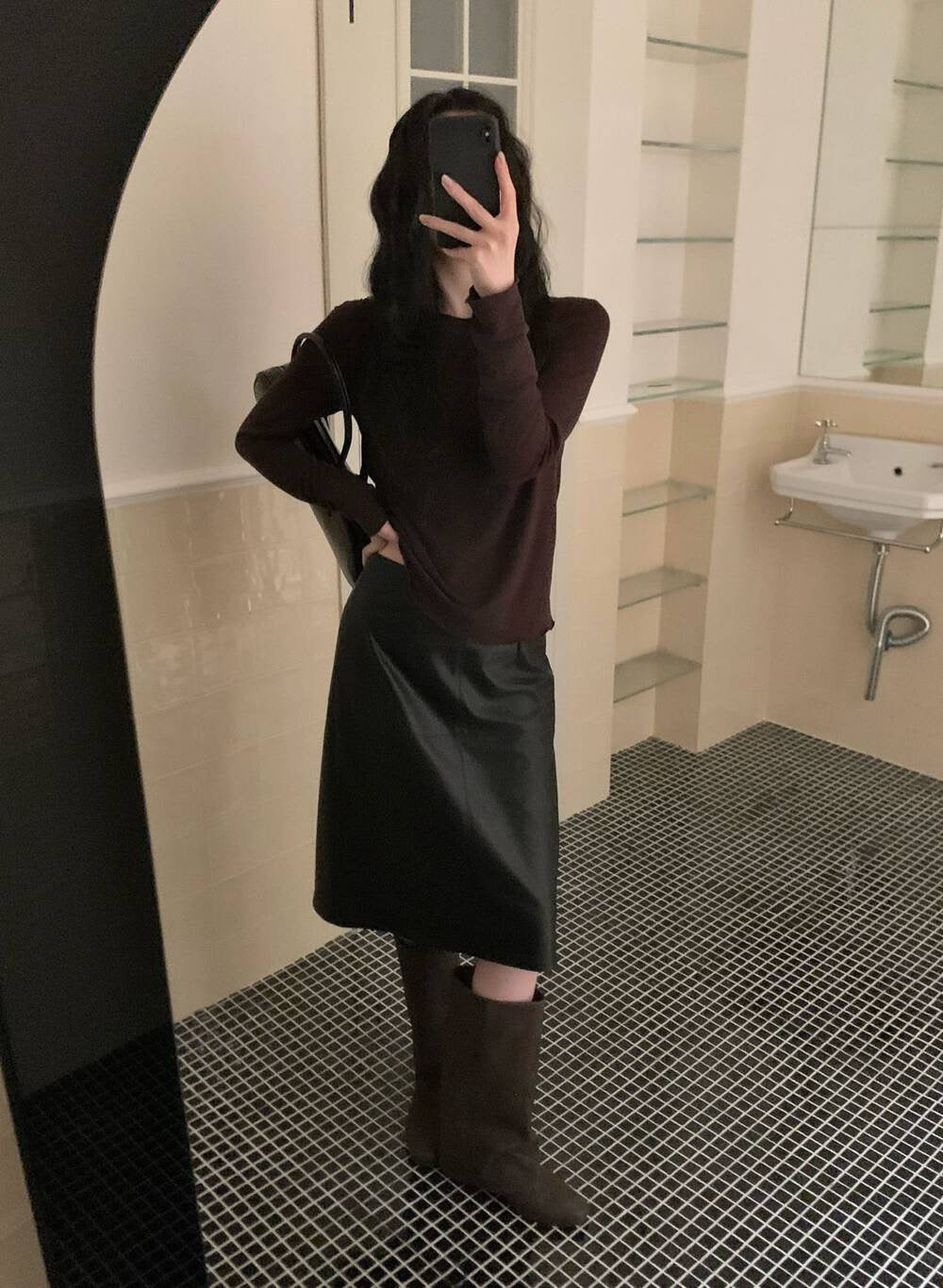 // 冷衫必備配搭單品五分皮裙