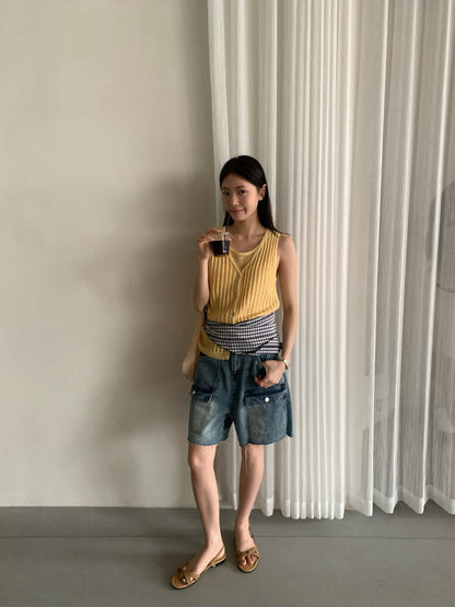 // 直坑紋假兩件排扣麻質針織背心