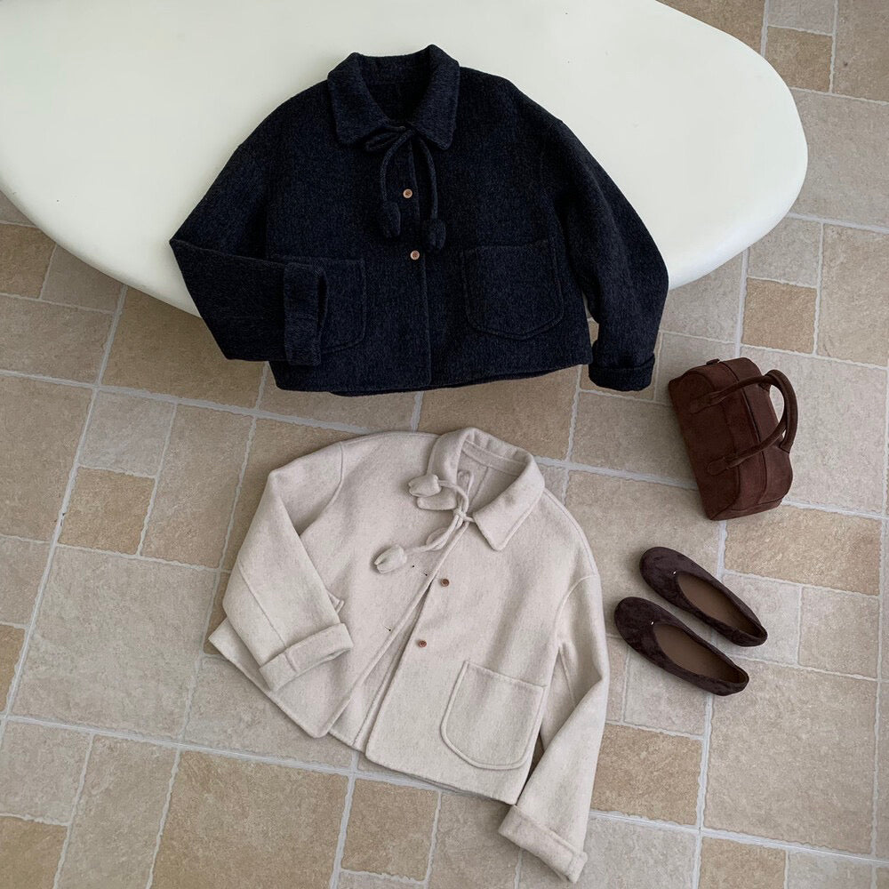 // 100%wool翻領雙口袋短款雙面手工羊毛外套(連頸繩掛飾)