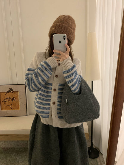 // 100%羊毛立體鈎線半間CD