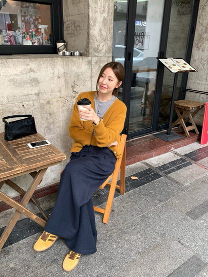 // 壓褶薄毛呢料闊腳西褲(連腰帶)