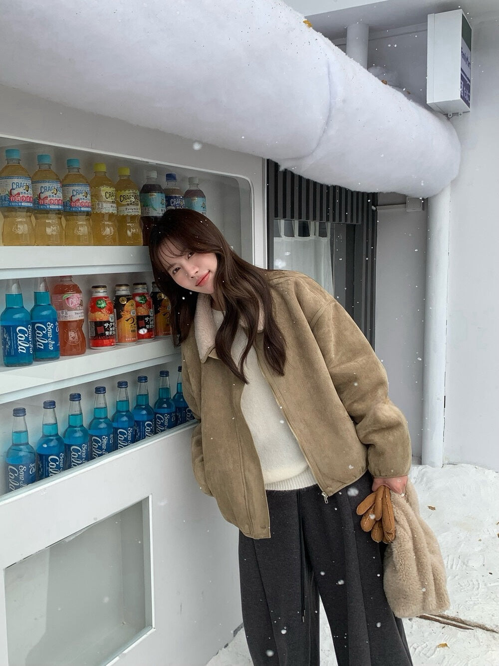 // 皮毛一體毛毛圓翻領麂皮外套