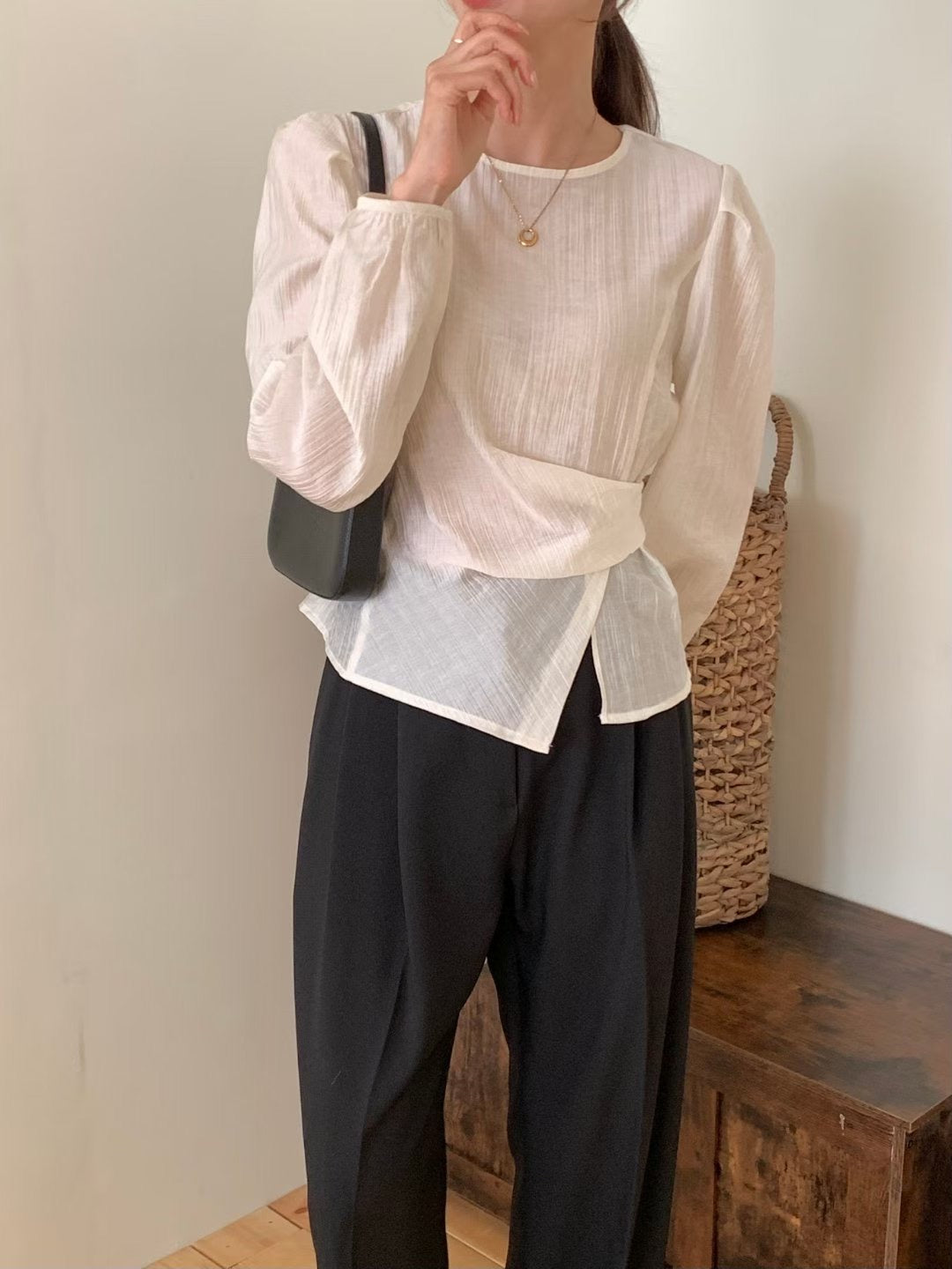 // 肌理感特別設計後綁帶BL