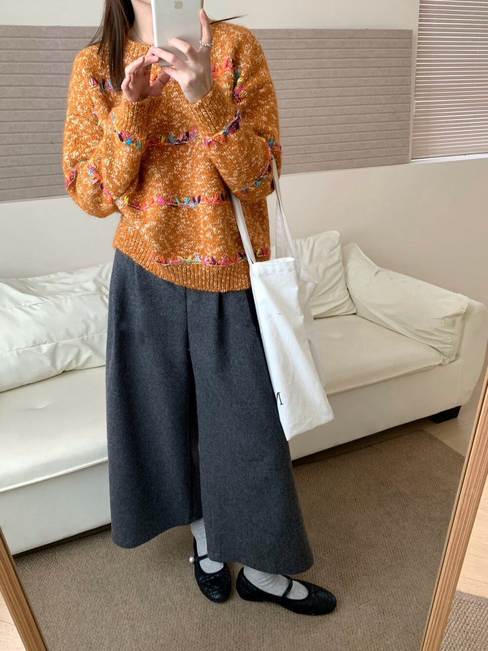 // 30%綿羊毛刺繡彩線毛衣