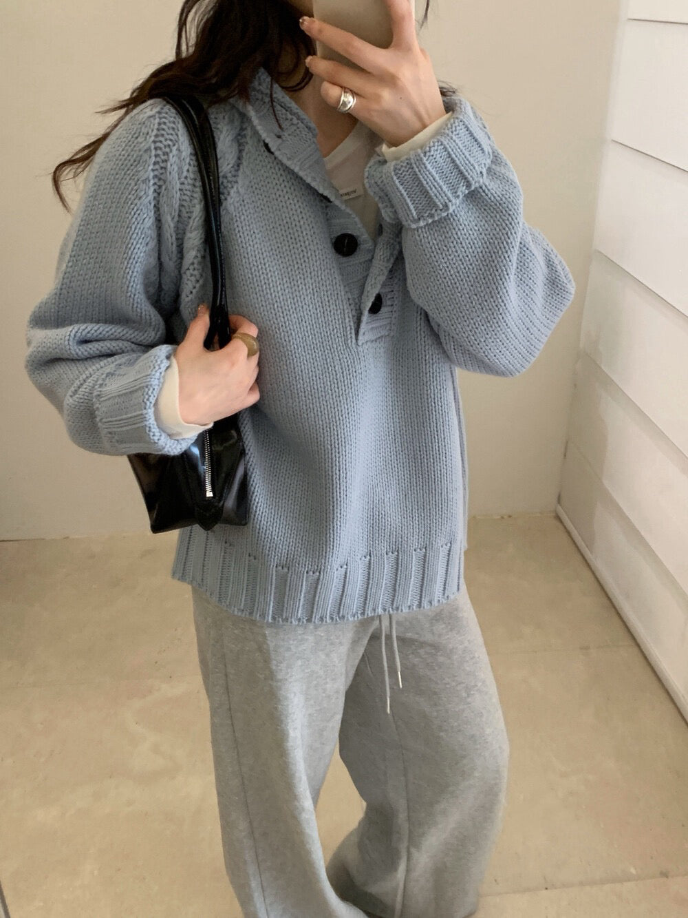 // 麻花肩線半鈕扣連帽慵懶毛衣