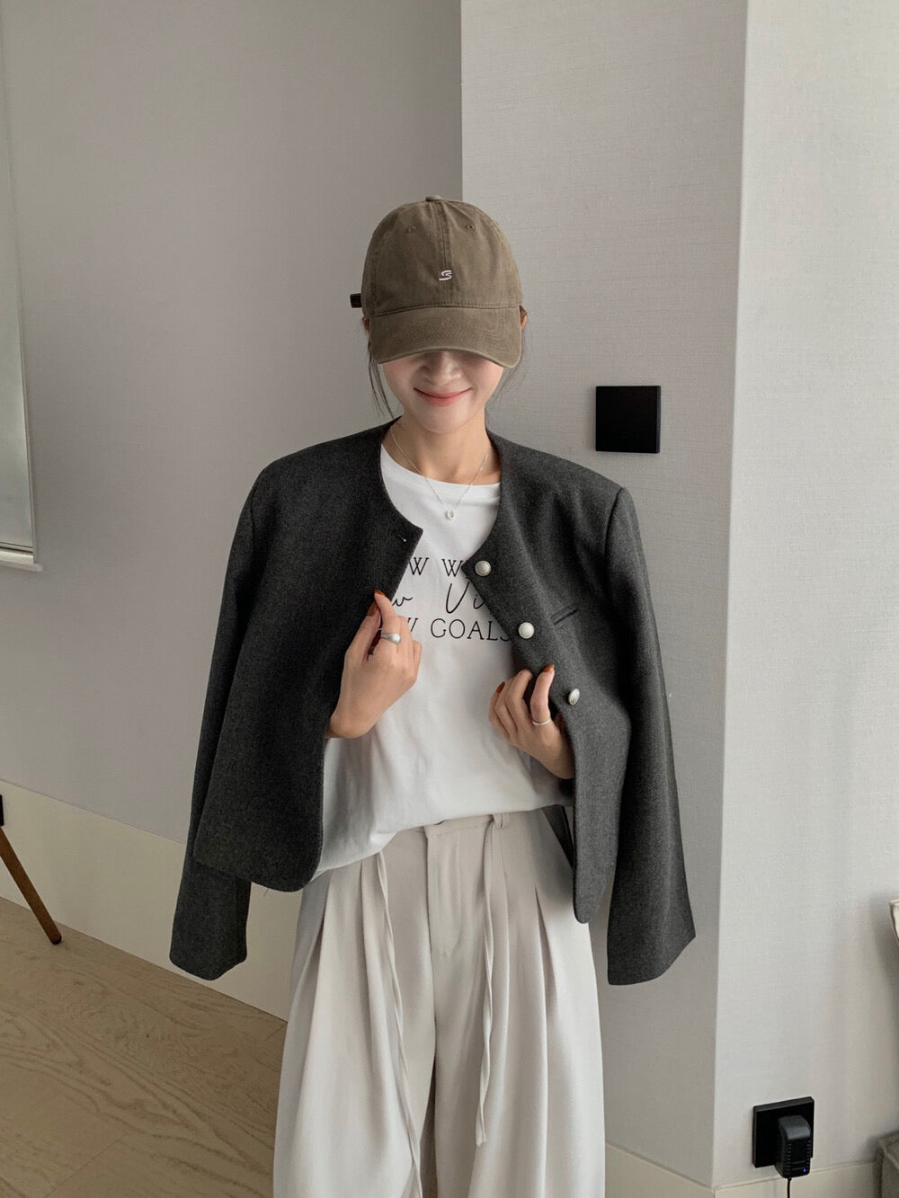 // 質感鈕扣10%wool弧邊薄毛呢外套