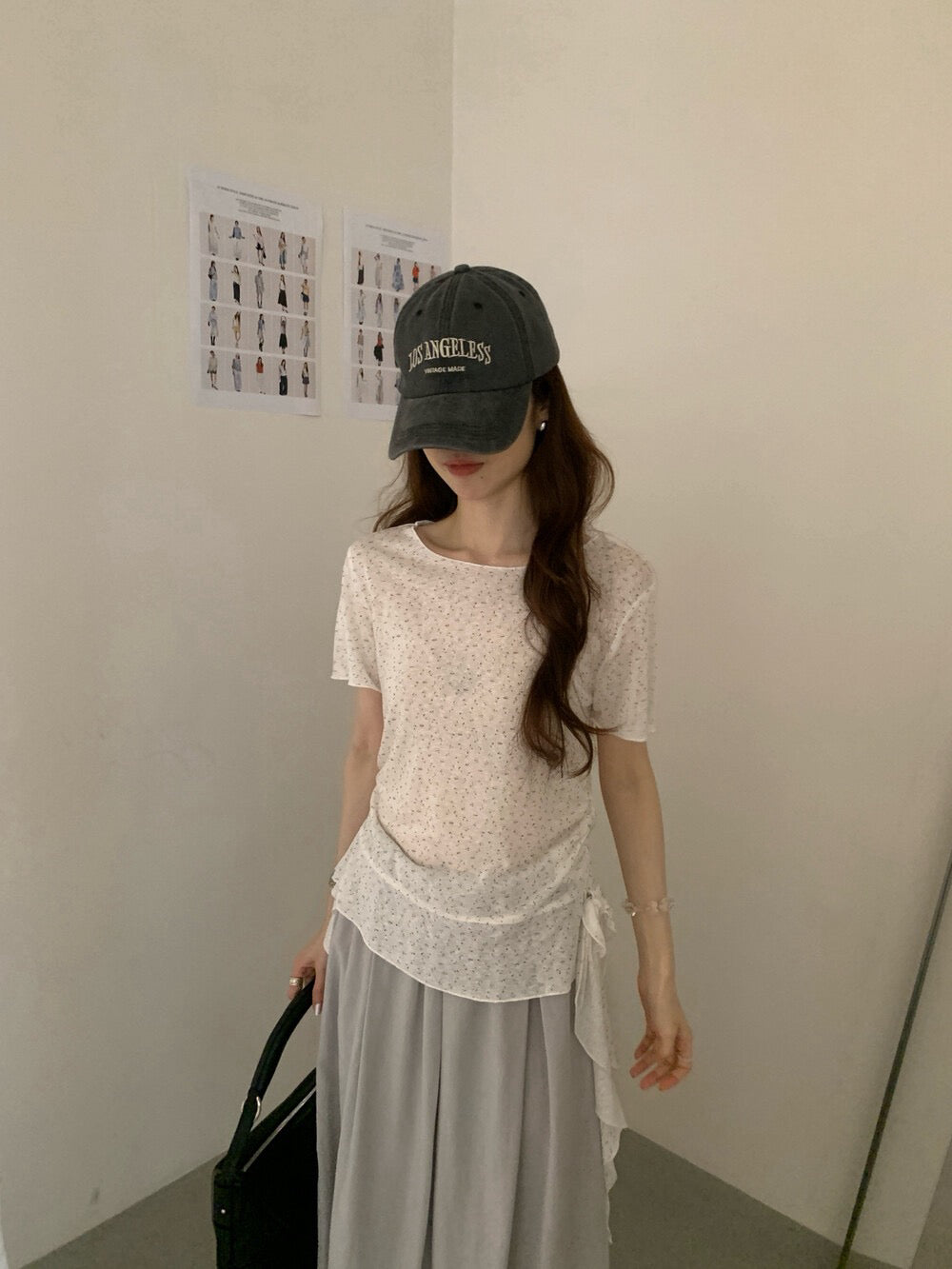 // 設計感兩邊荷葉邊碎花薄針織上衣