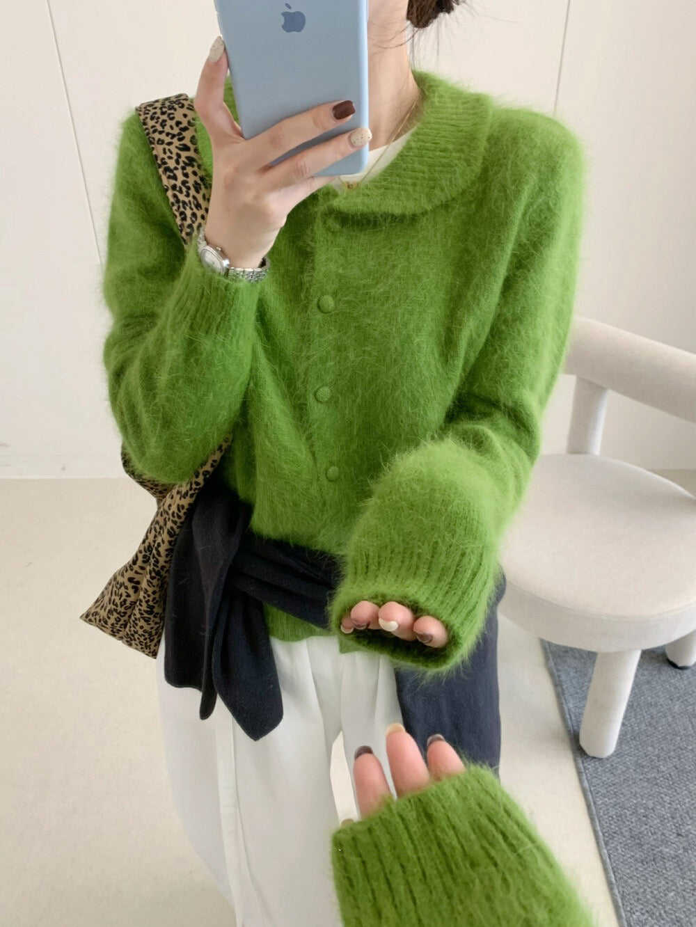 // 自帶柔光感40%兔絨圓翻領包扣NT