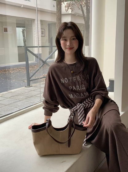 // 刺繡字母寬鬆TEE+半裙套裝(連披肩)