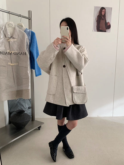 // 100%羊毛簡約兩粒鈕手工外套(連小袋仔)