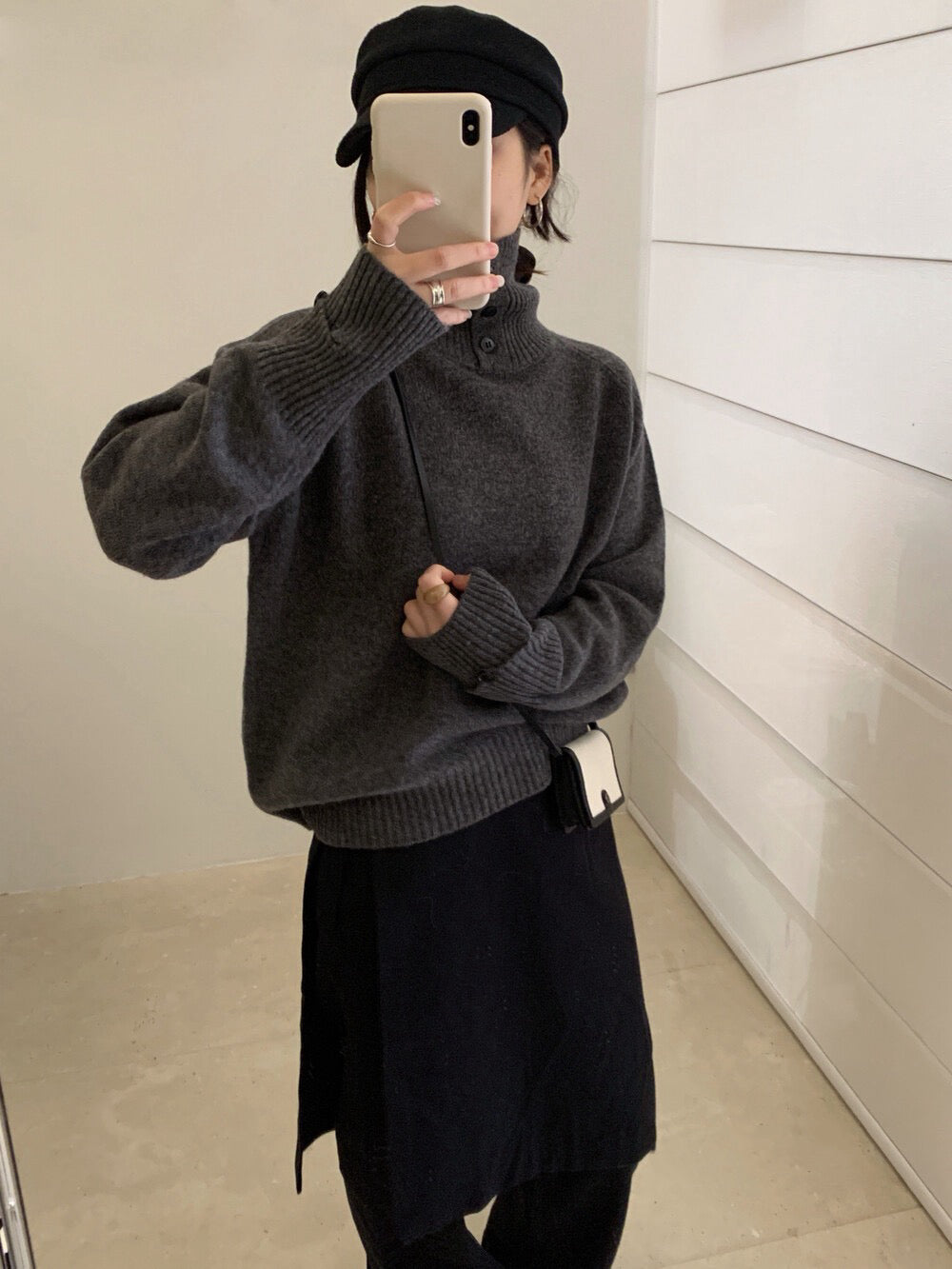 // 100%綿羊毛鈕扣可立領+設計感袖口毛衣