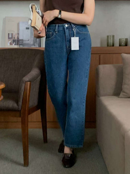 // 經典洗水九分直筒牛仔褲