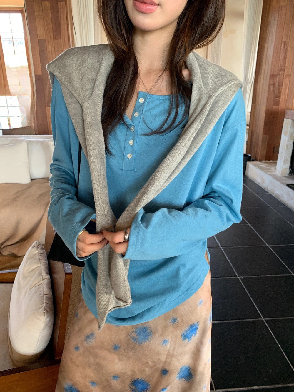 B48 / 慵懶風半鈕扣圓領長袖TEE