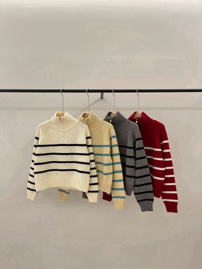 // 經典款半拉鍊間條毛衣