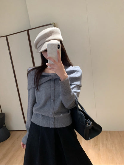 // 57%wool蝴蝶結一字領排扣NT