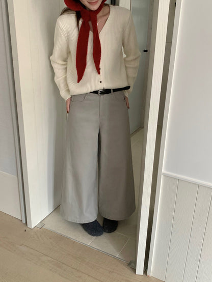 // 溫柔色系經典粗坑紋V領CD