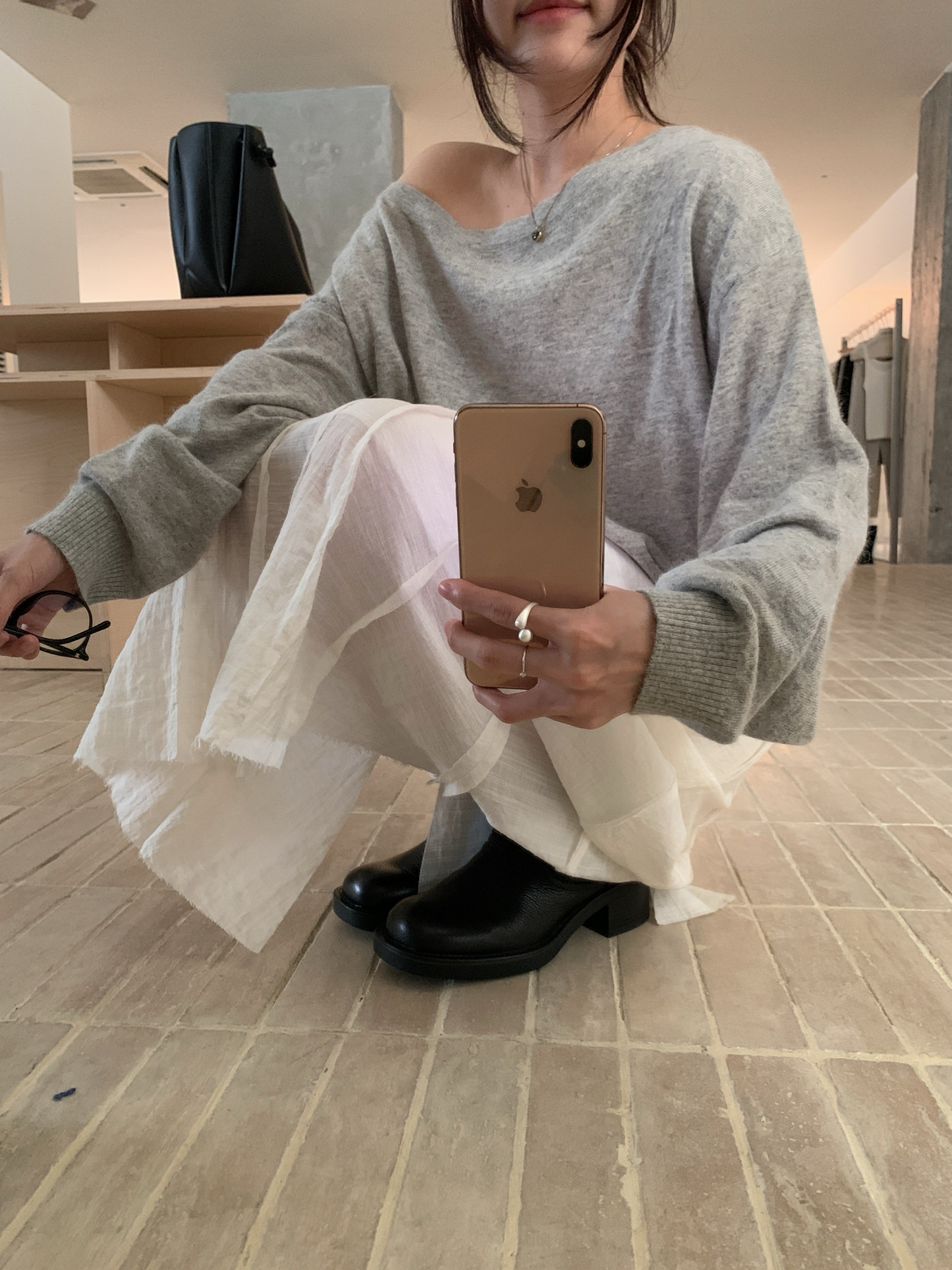 // 超軟糯貂絨斜肩針織上衣