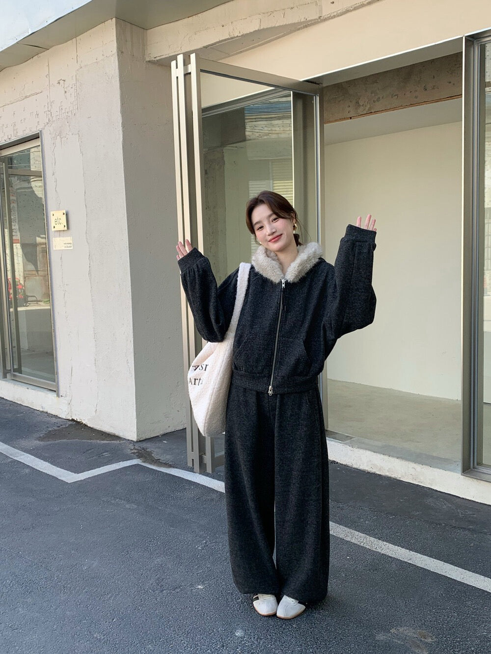 // 毛毛領衛衣外套+休閒褲套裝