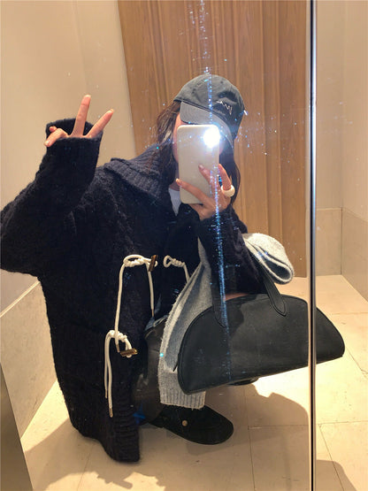 // 超重工牛角鈕麻花連帽中長CD