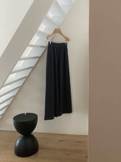 // 60%wool質感極簡風中線休閒褲