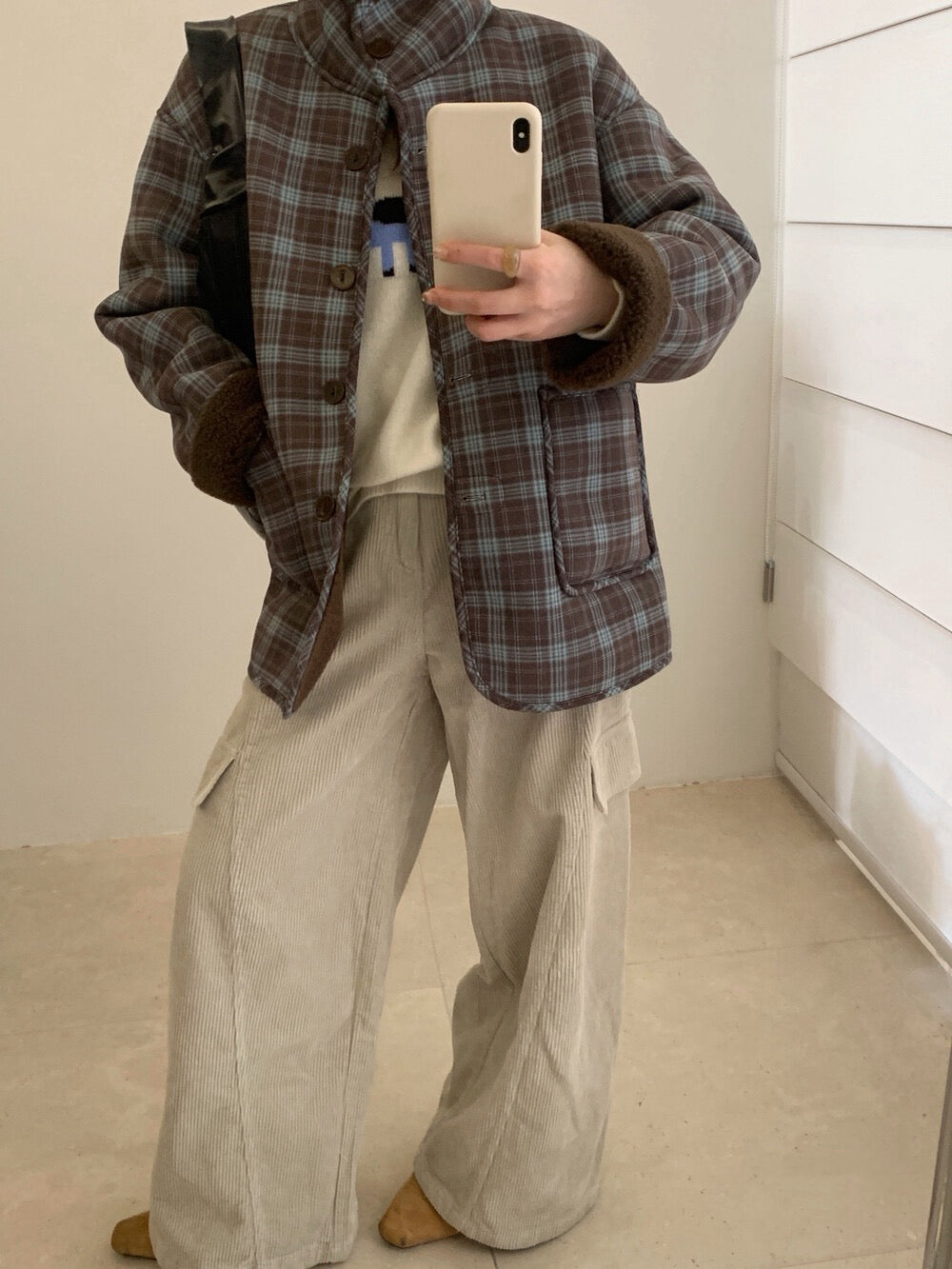 // 可雙面穿羊羔毛拼格紋外套