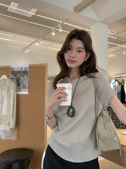 // 直坑紋斜肩麻質針織上衣