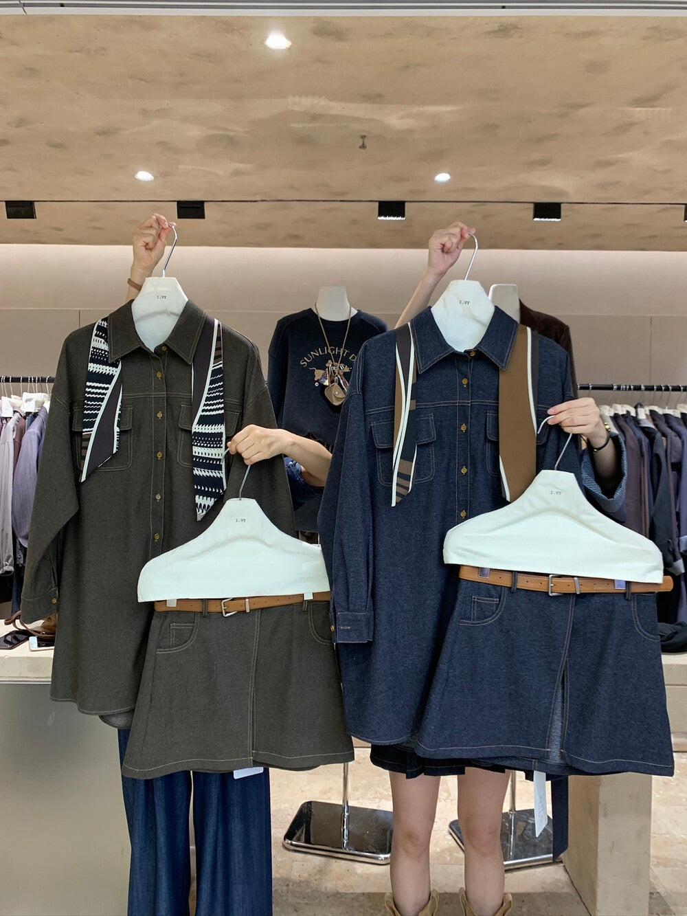 // 牛仔翻領長恤衫+高叉裙可分拆套裝(連絲巾+腰帶)