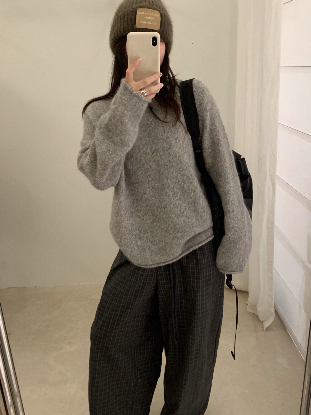 // 5%兔毛混針花線圓領卷邊毛衣