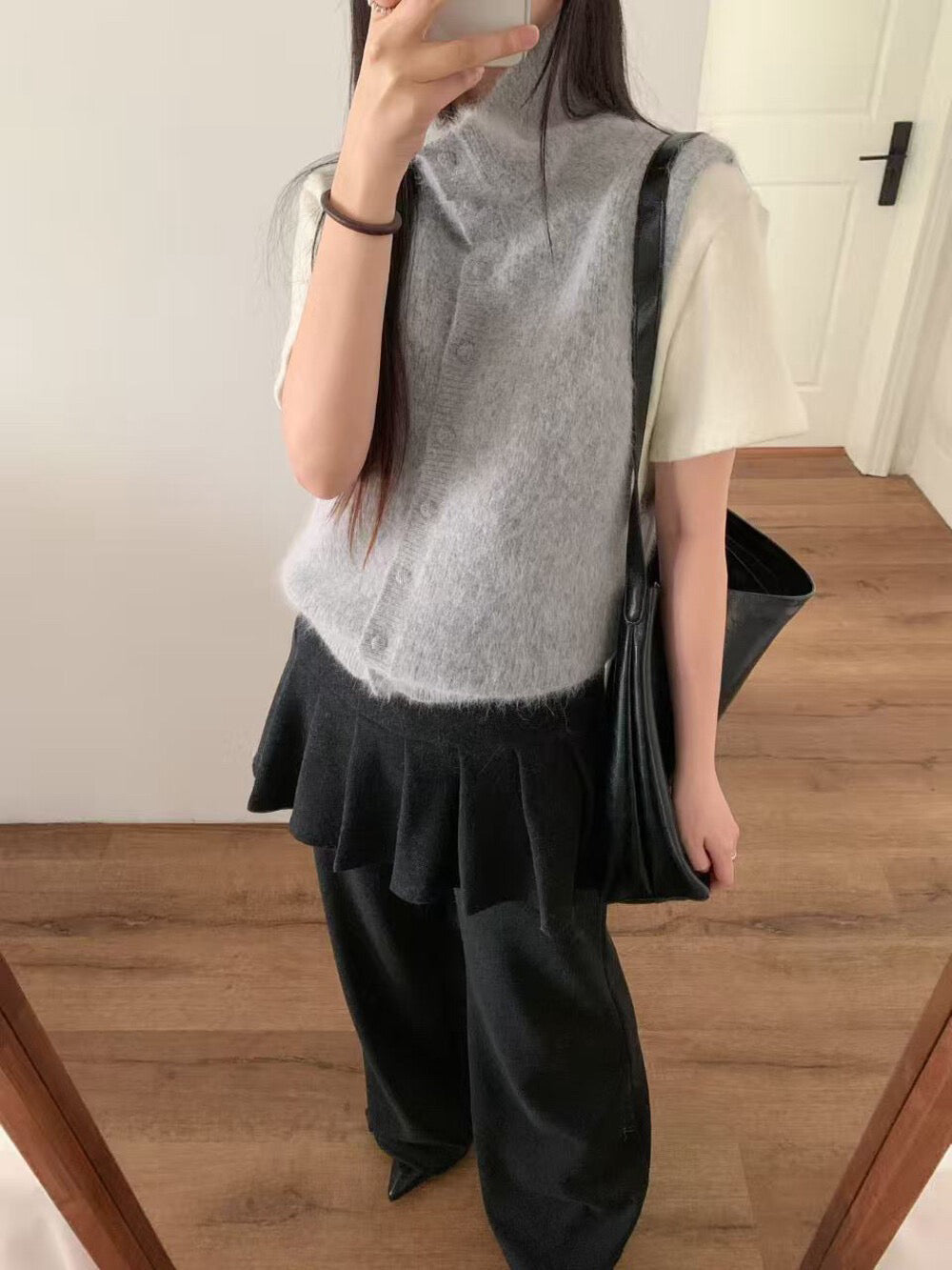 // 鬆鬆領超美排扣針織背心