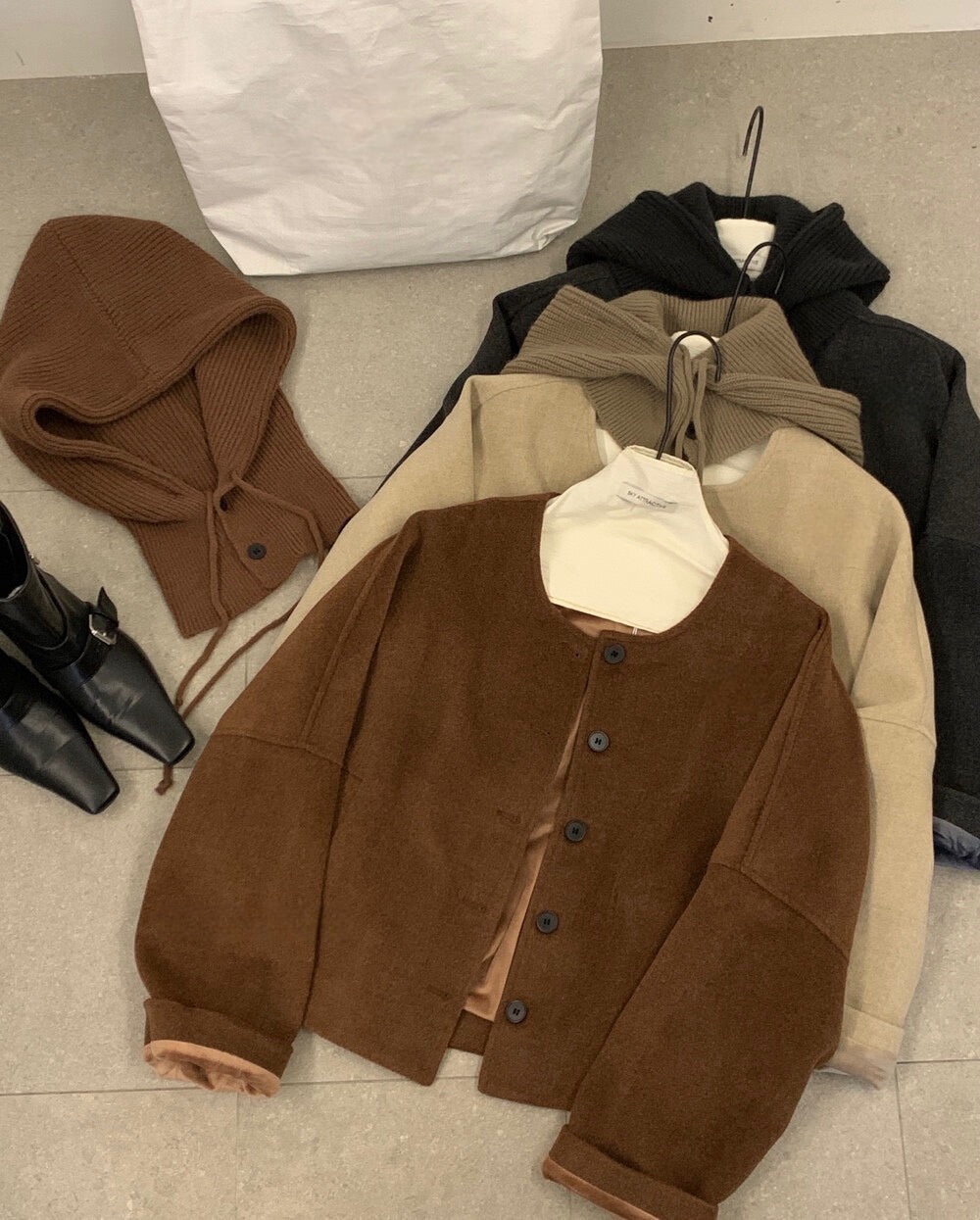 // 可拆針織帽短款圓領毛呢外套