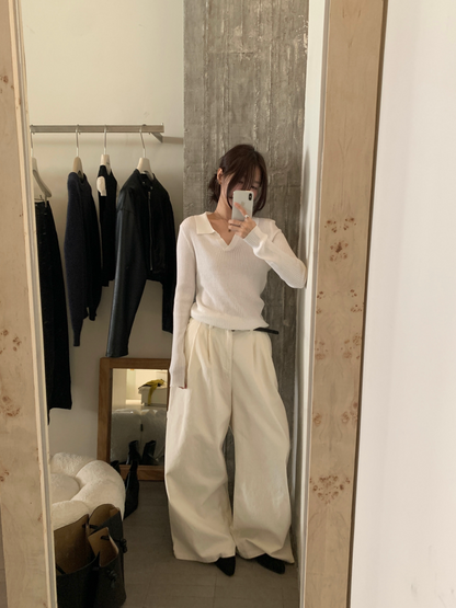 // 超顯瘦小V翻領薄針織上衣