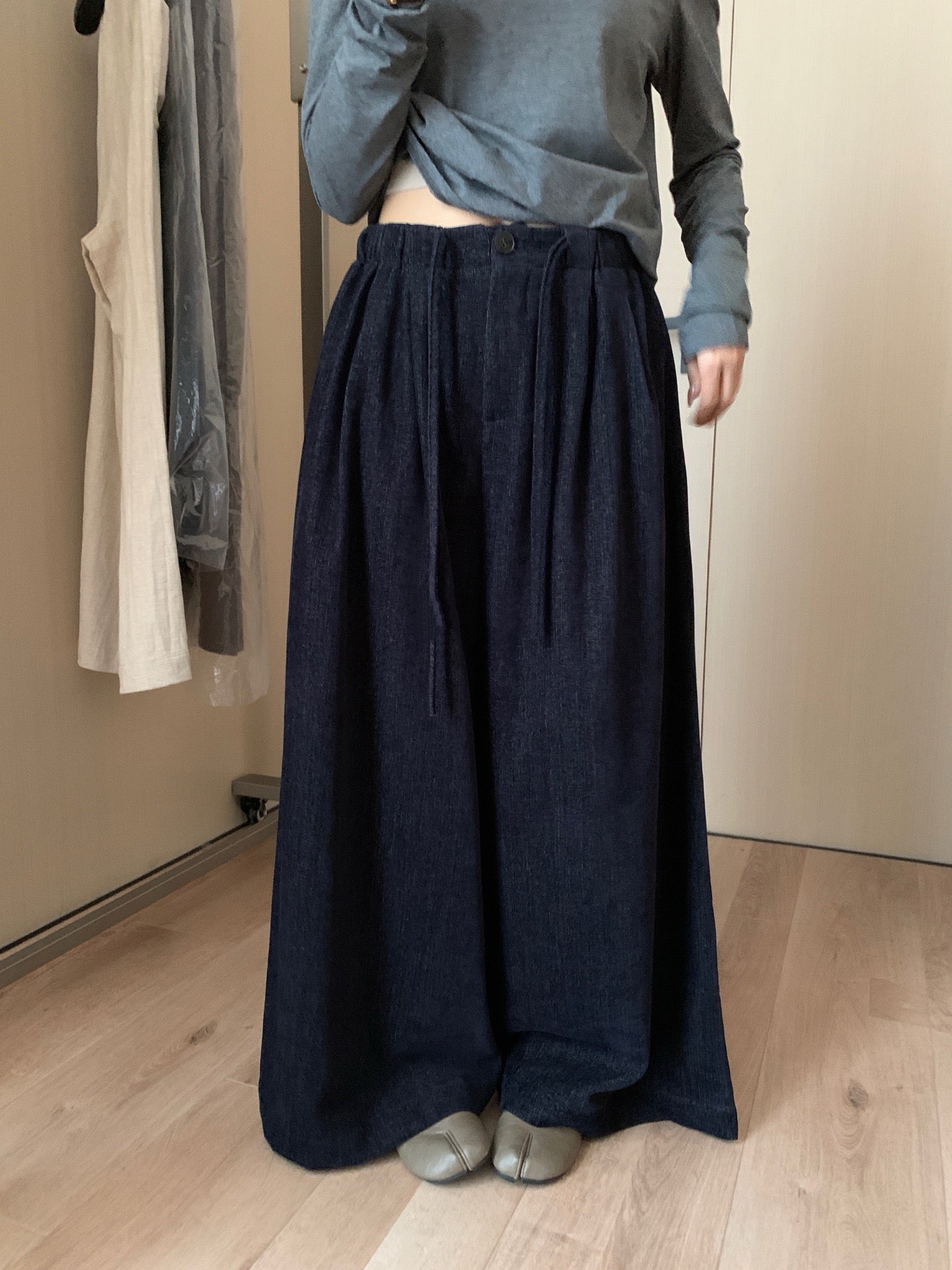 // 壓褶超遮肉橡筋腰連褲帶休閒褲