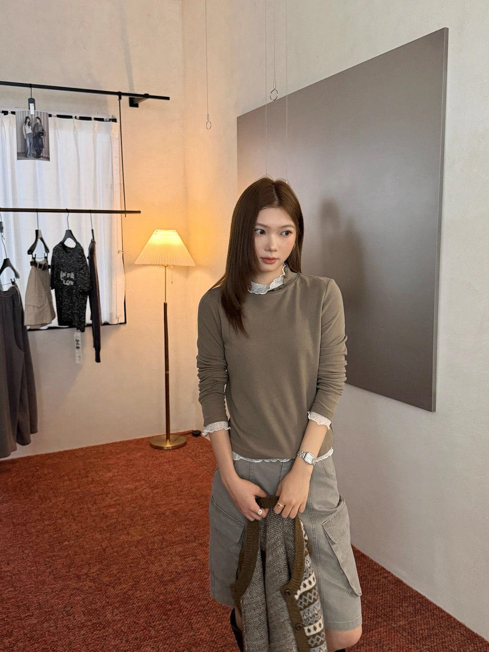 B198 / 半高領拼接lace打底TEE