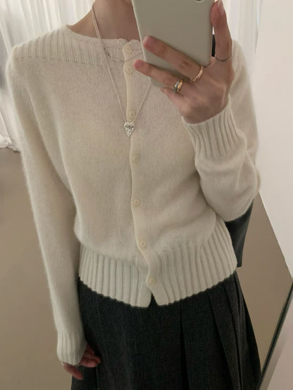 // 粗織紋邊特別領口CD