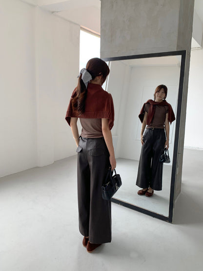 // 復古感超顯瘦連腰帶皮褲