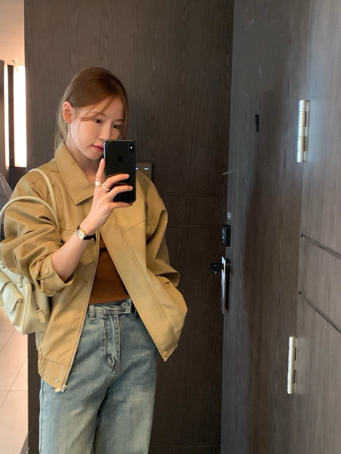 // 經典啞光翻領彷皮外套￼