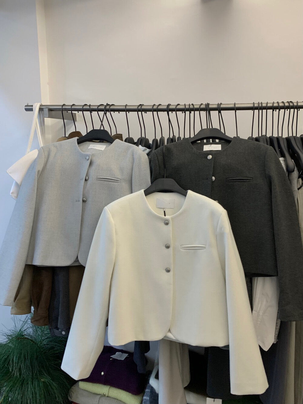 // 質感鈕扣10%wool弧邊薄毛呢外套