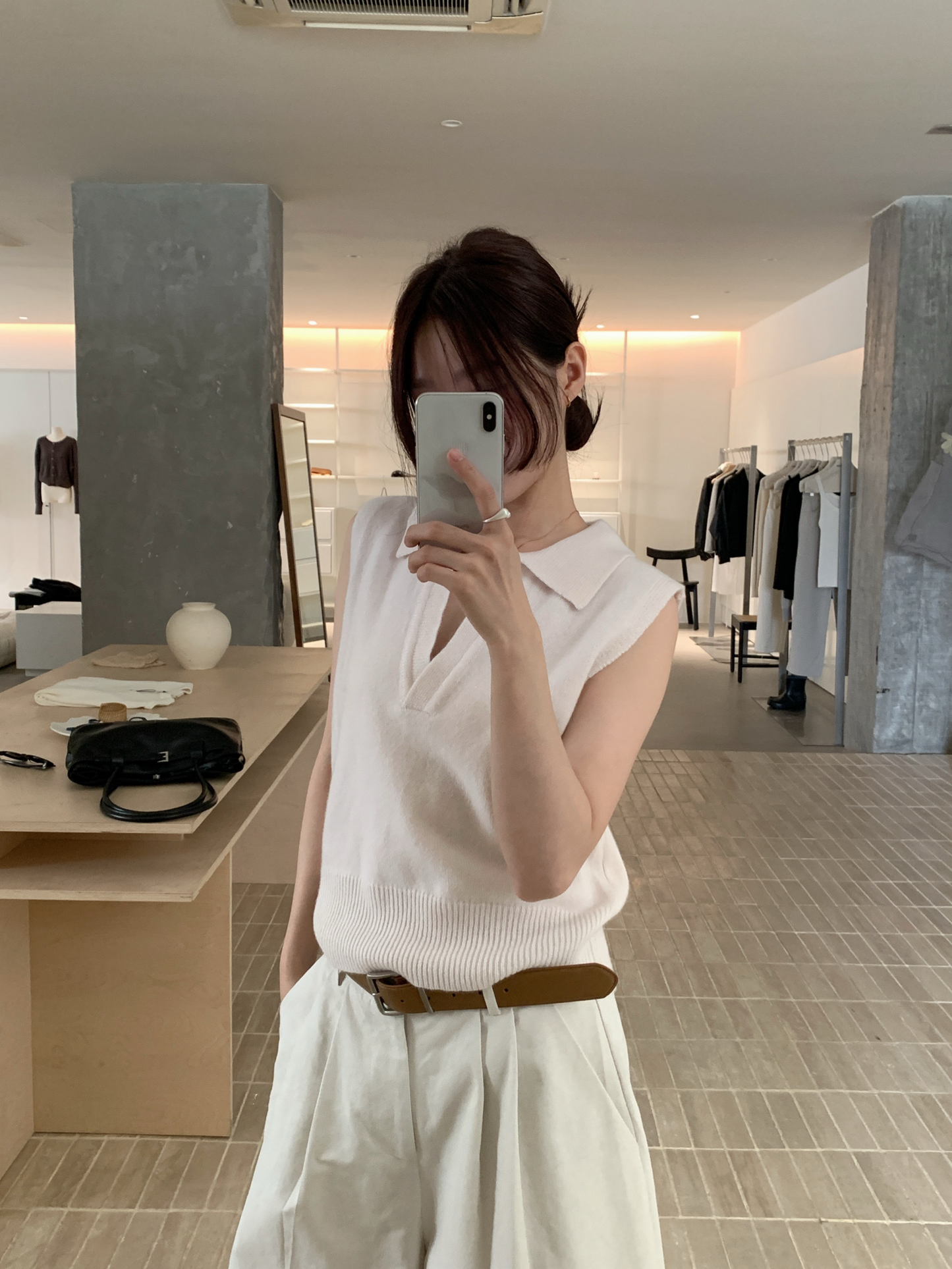 // 高級感小v翻領針織背心